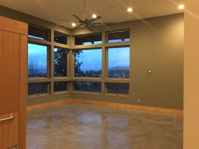 Building Photo - 4214 Carol Ann Ct