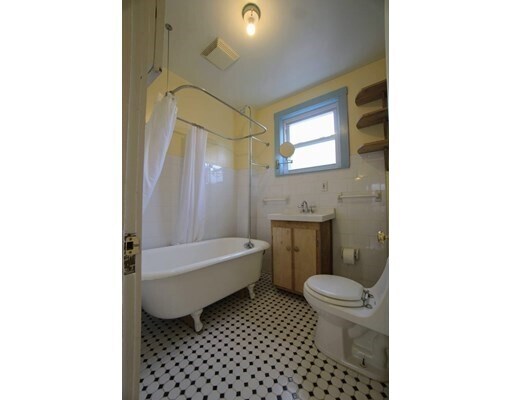 Building Photo - 131 Carolina Ave