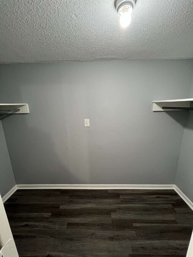 Foto del edificio - 3307 Kingsbury St