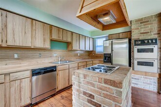 Building Photo - 946 Mesa Terrace Dr