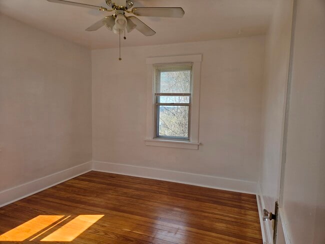 Bedroom - 746 2nd St