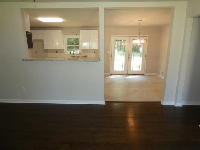 Photo - 1920 Janet Ln House