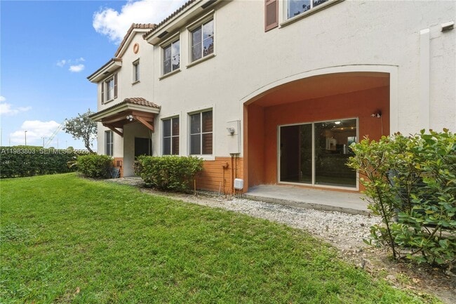 Foto del edificio - 17331 NW 7th Ave