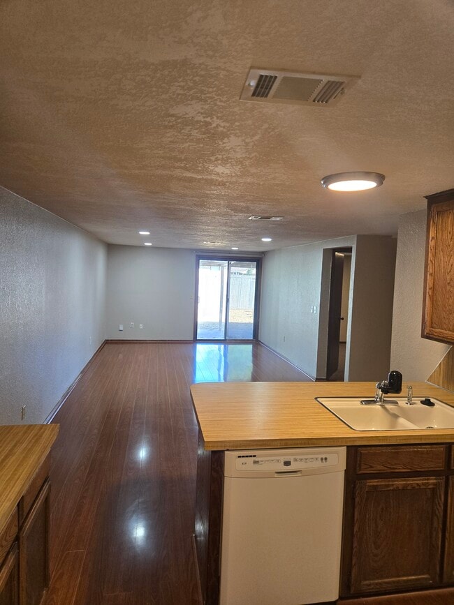 Building Photo - 8505 S Camay Ave