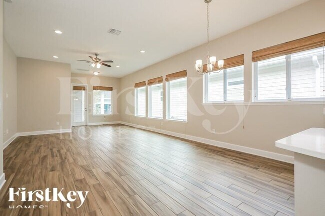Building Photo - 105 Archwood Dr