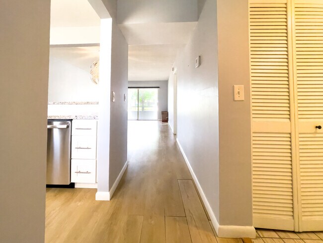 Foto del edificio - 2801 NW 47th Ter