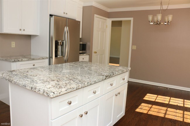 Foto del edificio - 4 br, 2.5 bath House - 729 Carter St