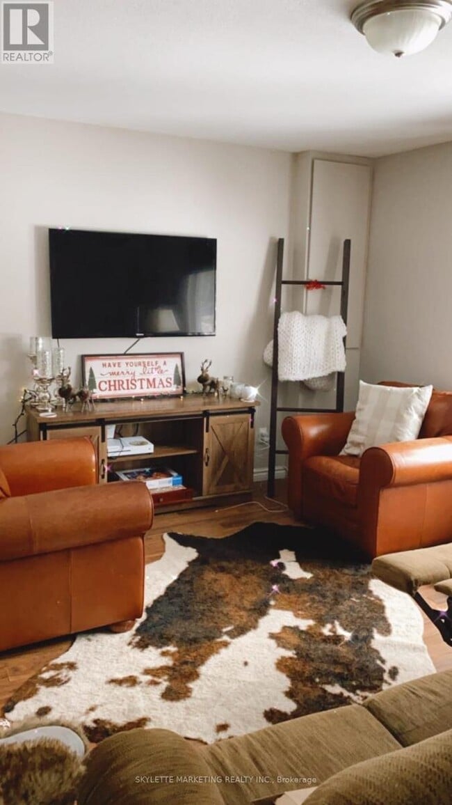 Building Photo - 304 Elmview Gardens