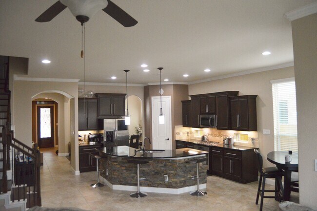 Building Photo - 13831 Slate Mountain Ln