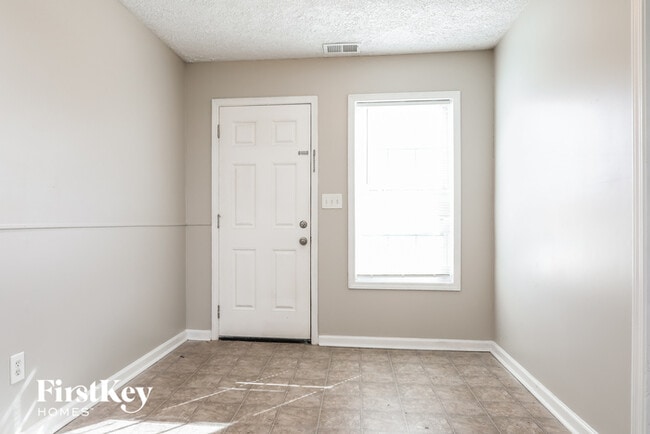 Building Photo - 120 Grayview Ct