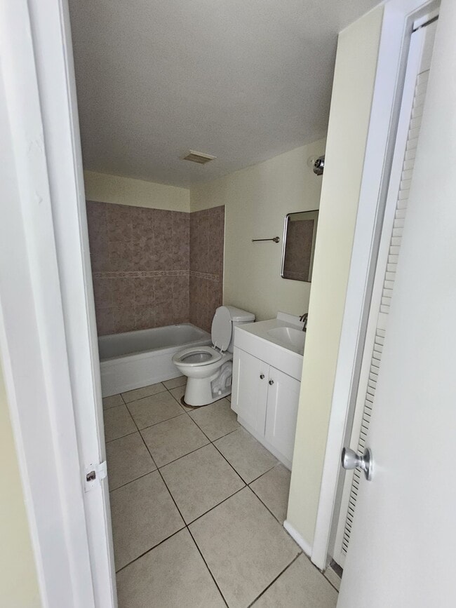 Photo - 2845 Somerset Park Dr Apartment