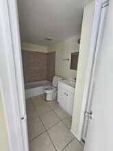 Building Photo - 2845 Somerset Park Dr