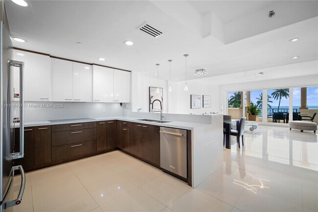 Building Photo - 19234 Fisher Island Dr