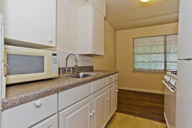 Foto del edificio - 3604 San Jacinto St