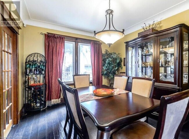 Photo du bâtiment - 57 Barnesdale Ave S