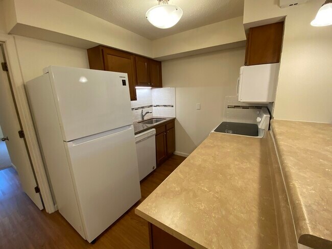 Building Photo - 307 Birch Street, Unit N/A