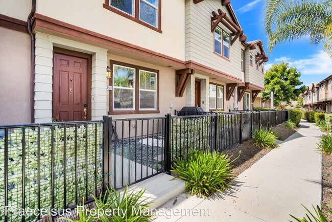 Building Photo - 3 br, 2.5 bath House - 1545 Crown Lane #3