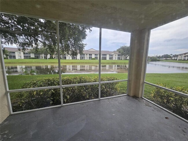 Foto del edificio - 8106 Glenmoor Dr
