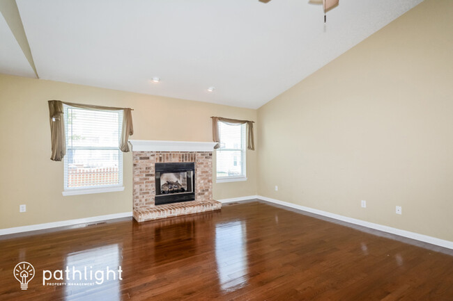 Foto del edificio - 310 Woodson Trail Drive, Wentzville, MO, 6...