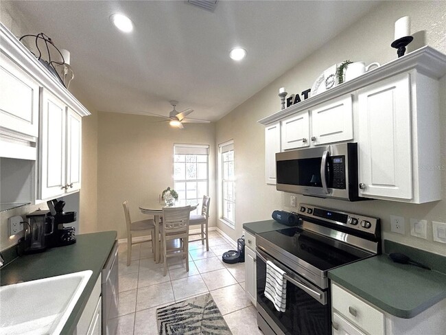 Building Photo - 1759 Fountain View Cir