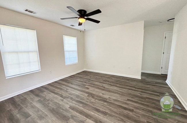 Building Photo - 522 Mcneely Cir