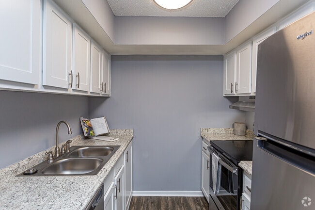 1BR, 1BA - 583SF - The Cove at State Street Apartments