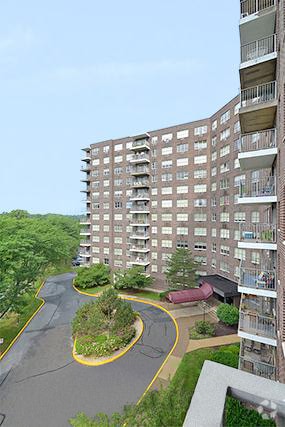 Regency Towers photo 5