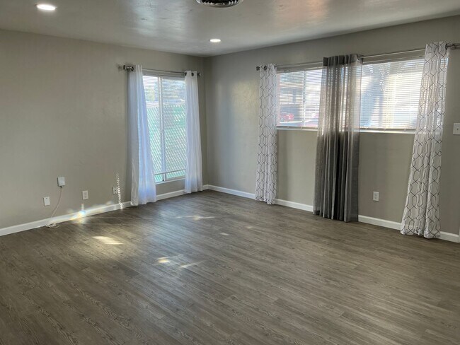 Building Photo - 625 A St