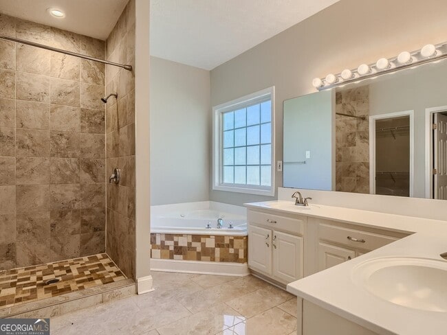 Building Photo - 628 Morgans Trace