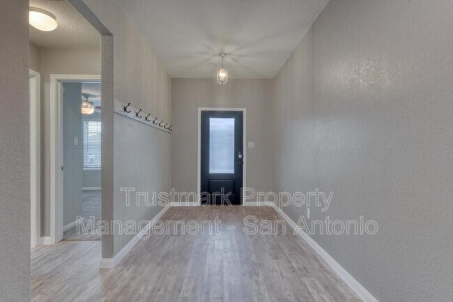 Building Photo - 15051 Gelding Hts