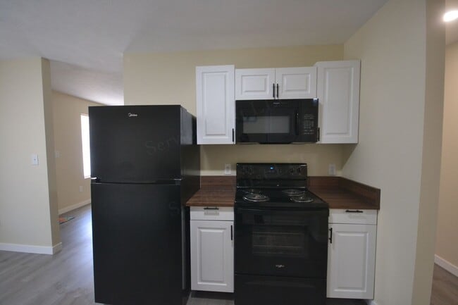 Building Photo - Vine St Duplexes