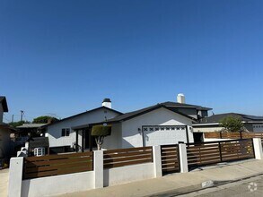 Building Photo - 1004 W Mariposa Ln