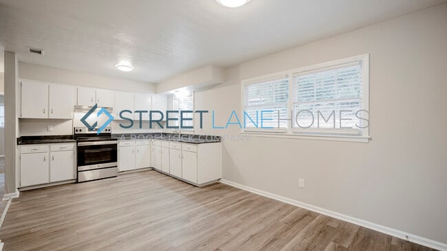 Building Photo - NOW OFFERING $250 OFF FIRST FULL MONTH IF ...