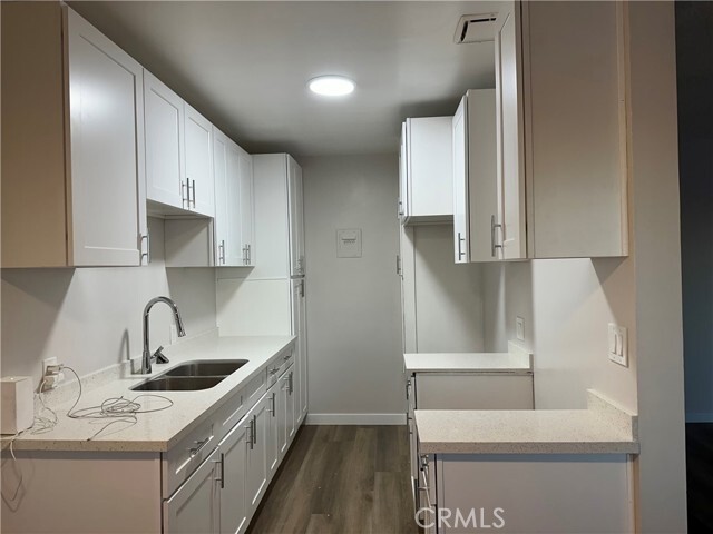 Foto principal - 1526 W 101st St