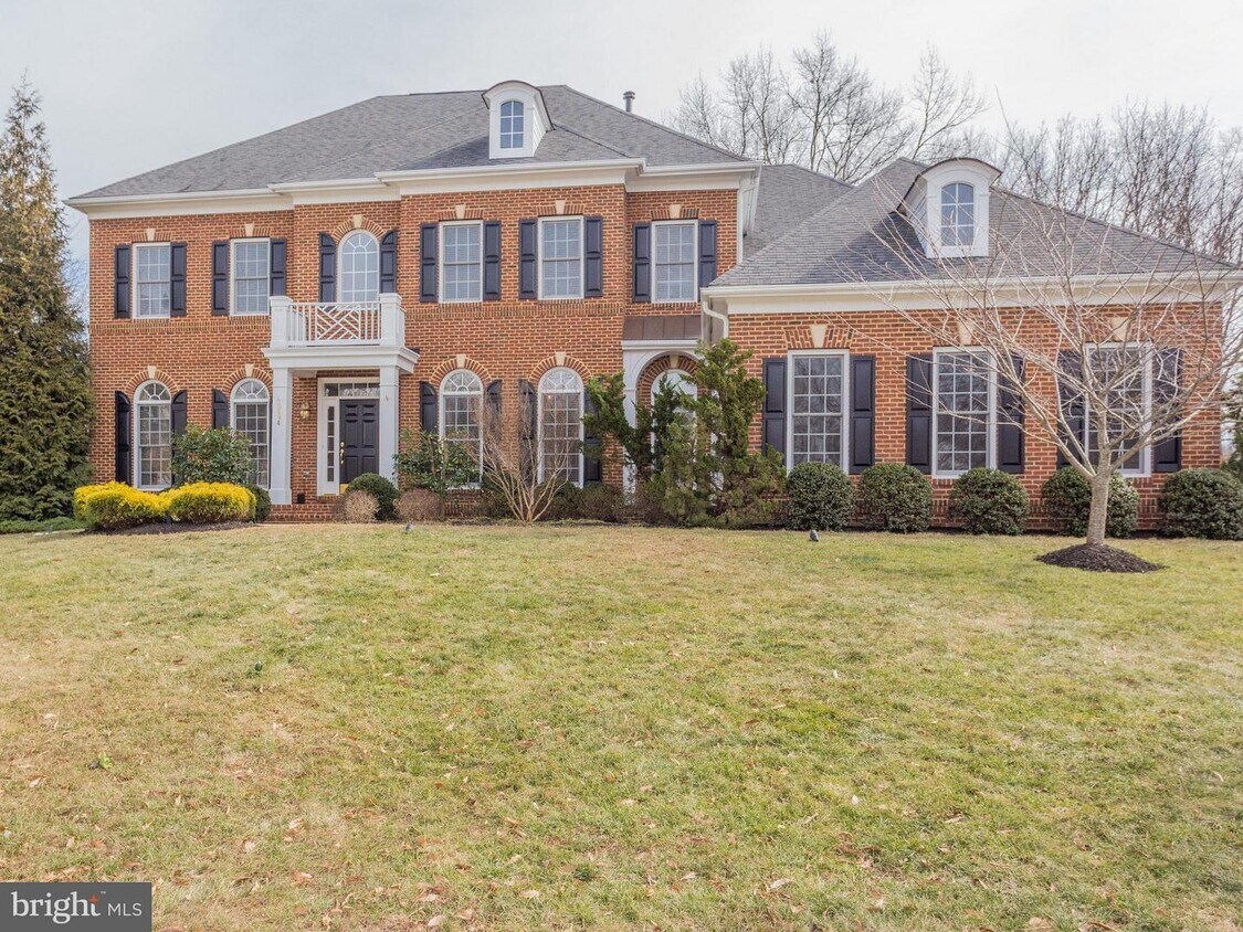 6694 Valley Brook Dr, Falls Church, VA 22044 House for Rent in Falls