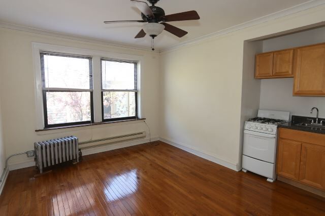 Foto del edificio - 4551 N Damen Ave