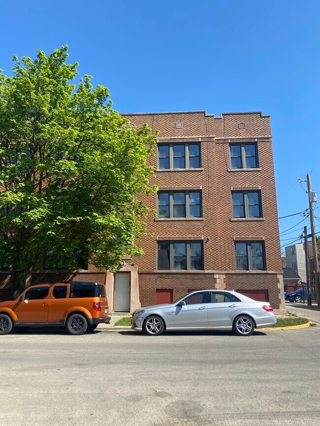 Building Photo - 5018 W 18th St