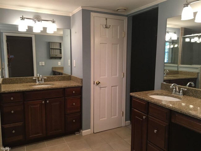 Foto del edificio - 6308 Brownlee Dr