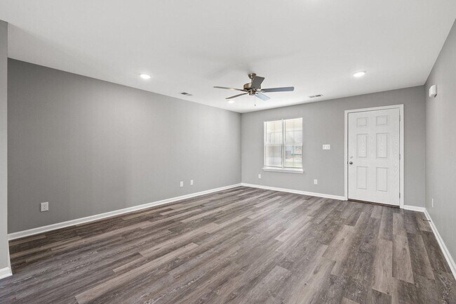 Foto del edificio - 6088 Arbor Wds Way