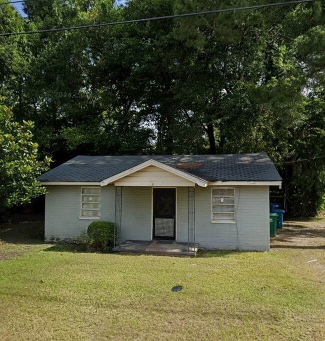 Building Photo - 725 Lippitt Dr