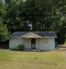 Building Photo - 725 Lippitt Dr