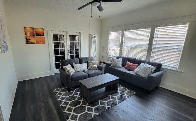 Photo - 3536 W 60th St Apartment