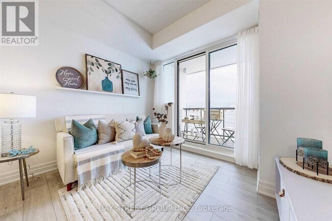 Photo du bâtiment - 10 Rouge Valley Dr W