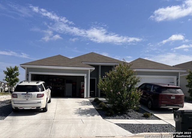 Foto del edificio - 612 Heathers Wy