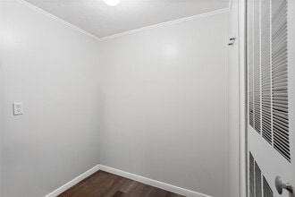 Building Photo - 6304 Sexto