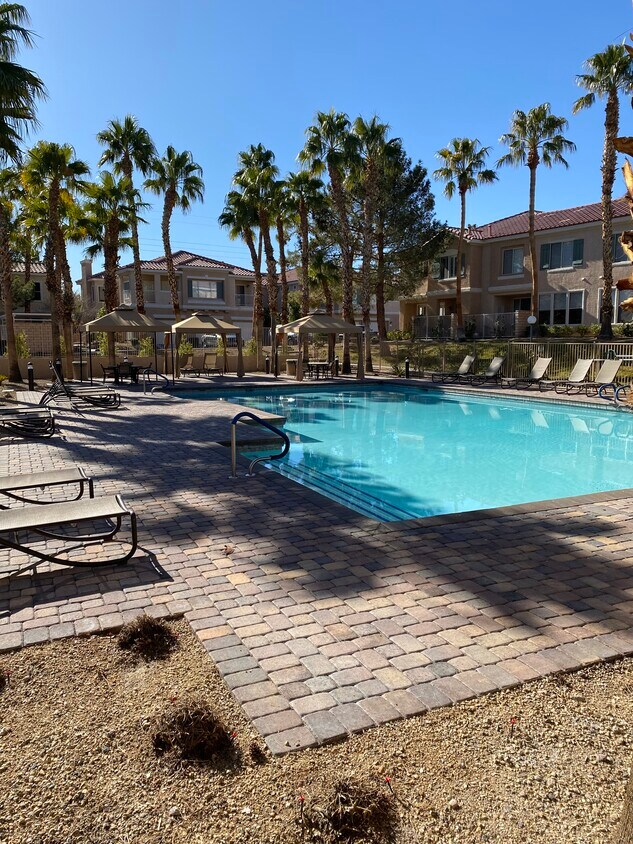 Foto principal - 251 S Green Valley Pkwy