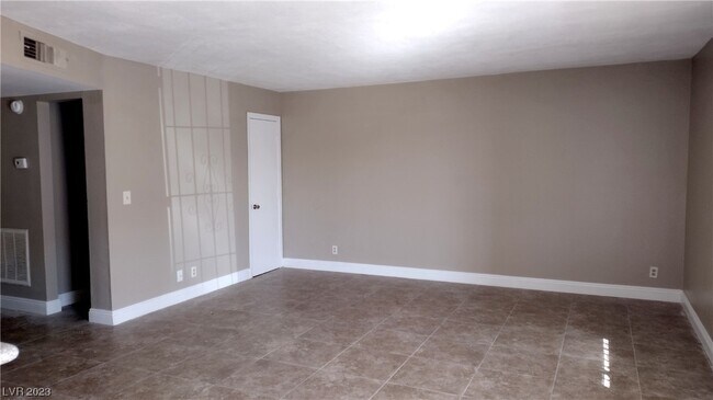 Foto del edificio - 4791 E Craig Rd