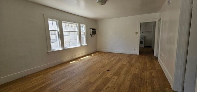 Building Photo - Charming Victorian Square Home – 4 Bed / 1 Bath – $2,200/Month