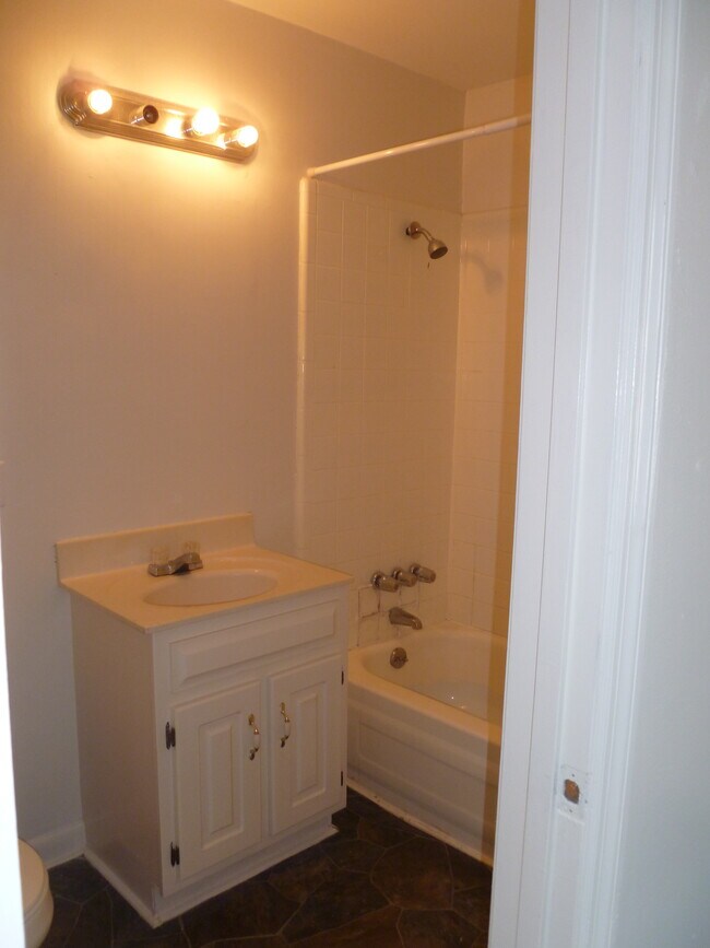 Building Photo - 485 4th St NW
