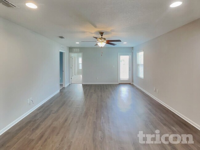 Building Photo - 7364 Townsend Village Ln